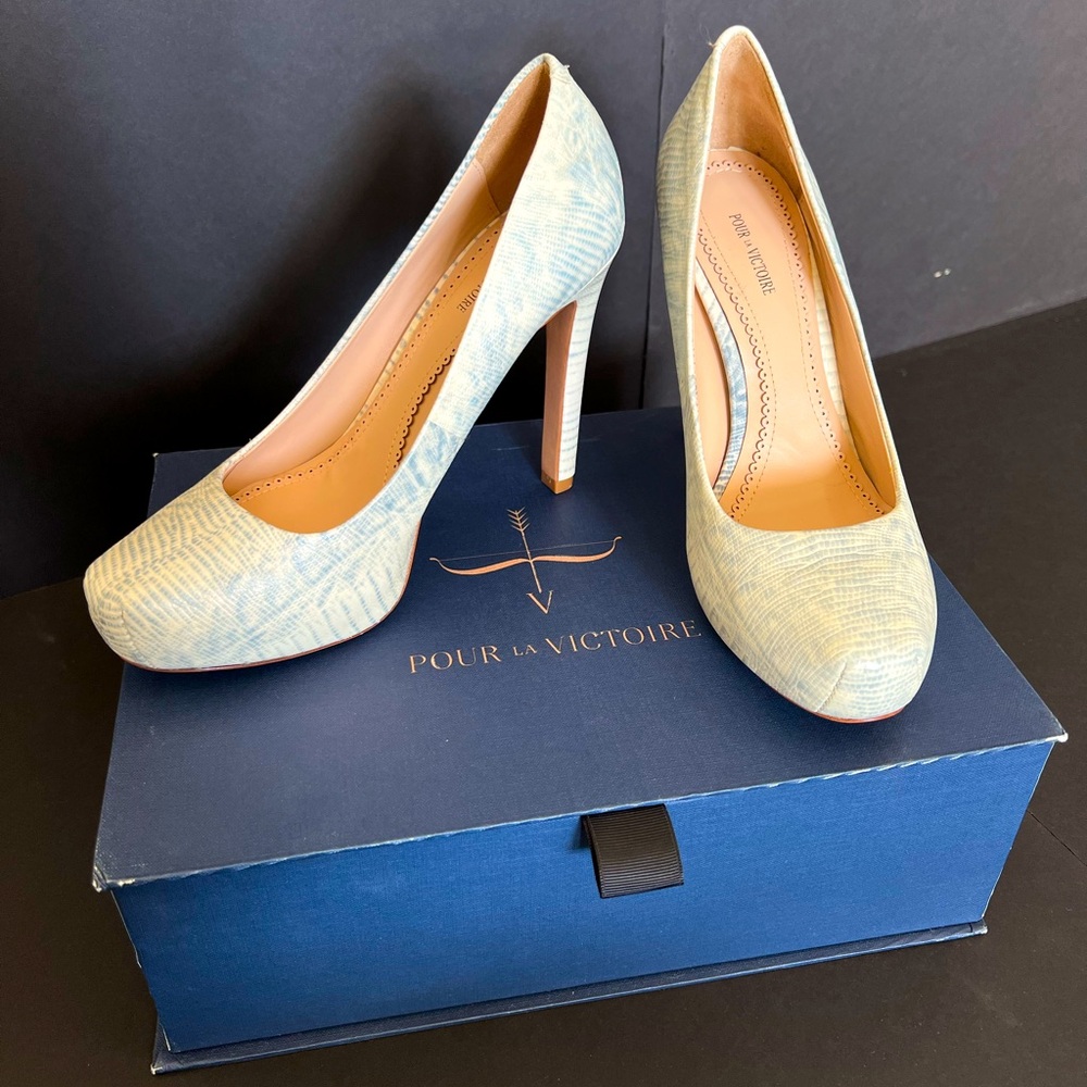 Pour La Victoire Gilliana Lizard Leather Pumps
